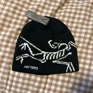 Arc'teryx Black and White Logo Beanie